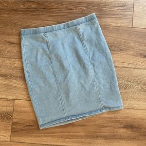 Haute Monde Light Wash Denim Skirt Medium